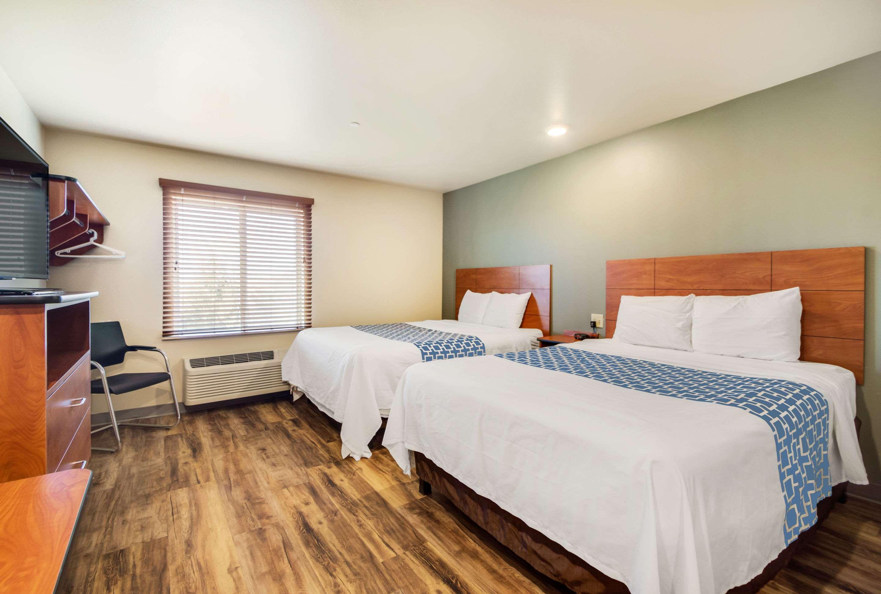 Econo Lodge Burlington Exterior photo