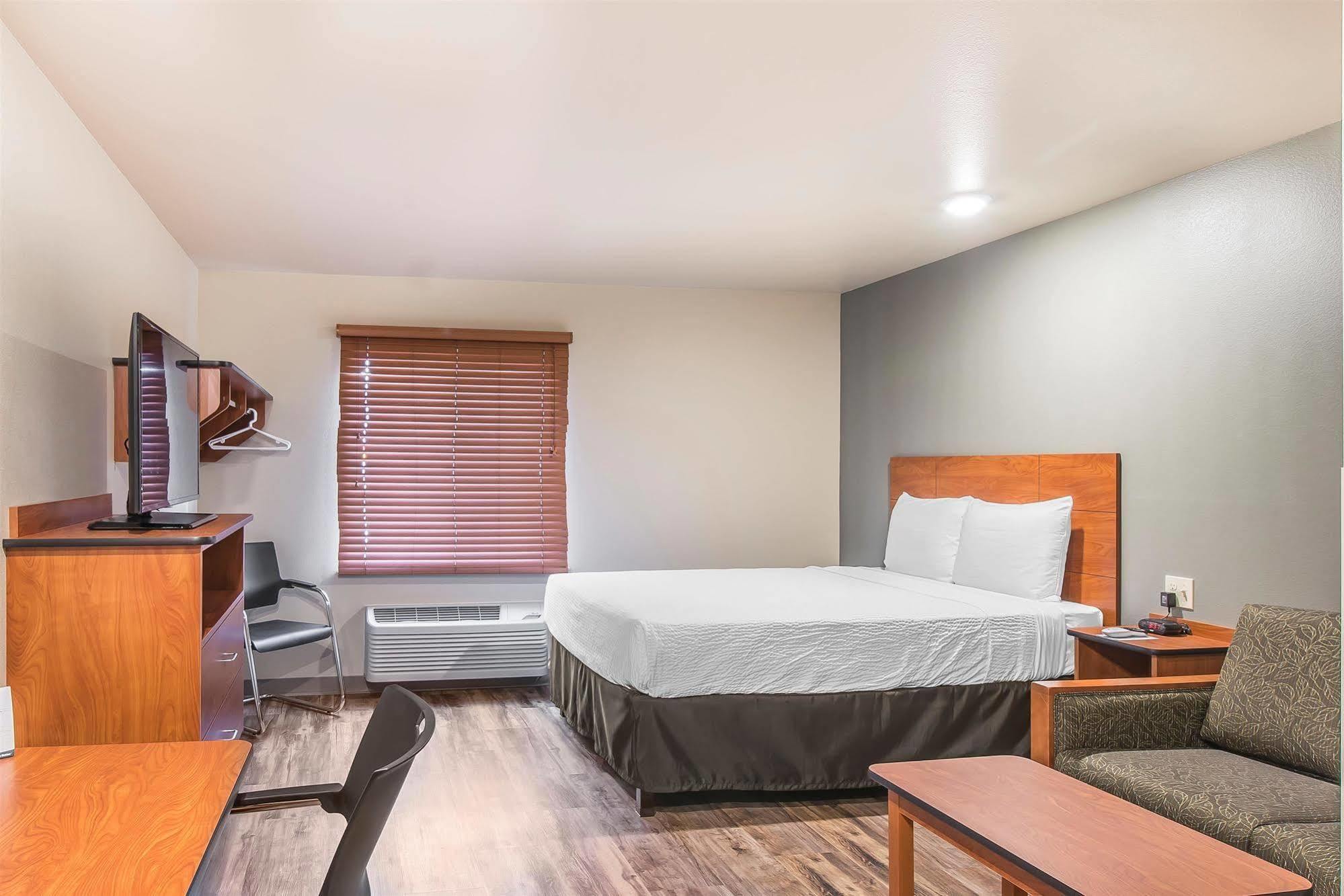 Econo Lodge Burlington Exterior photo